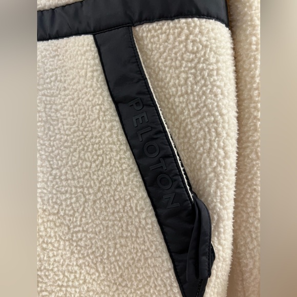 13. PELOTON SHERPA 1/2 ZIP Pullover- Cream and Black - Picture 9 of 16